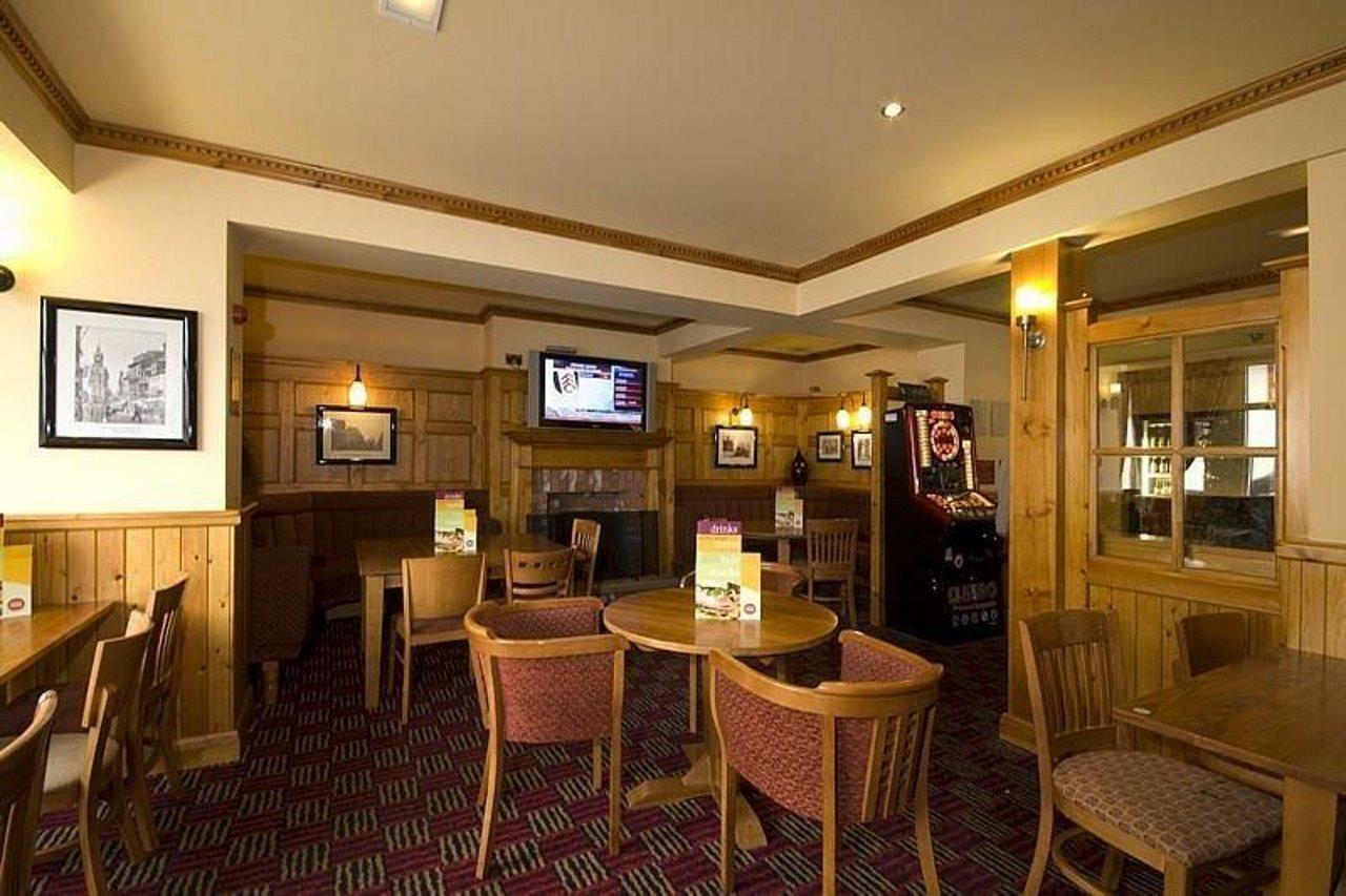 Premier Inn Dunfermline Exterior photo